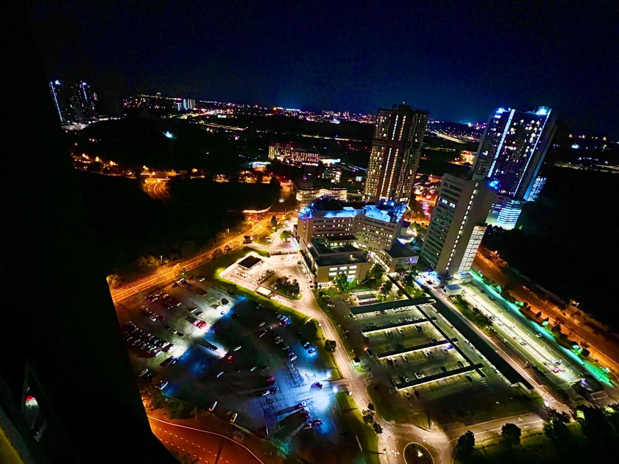 Legoland - Happywonder Suite For Family ,Cozy, Wifi With Nice Garden Pool View! Nusajaya  Exterior photo
